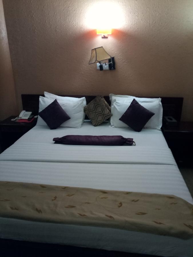 Crocodile Hotels And Restaurant Limited Kaduna Exteriör bild