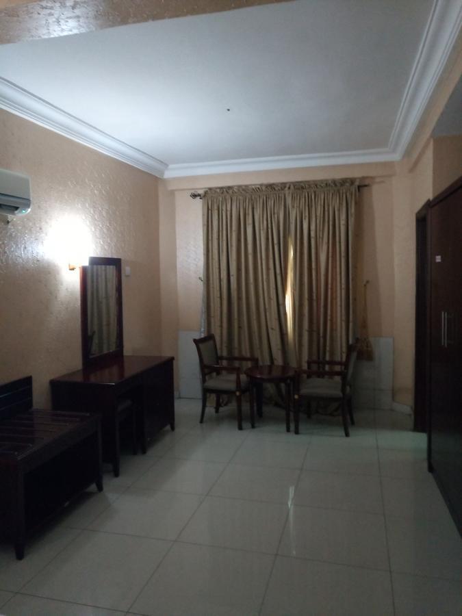 Crocodile Hotels And Restaurant Limited Kaduna Exteriör bild